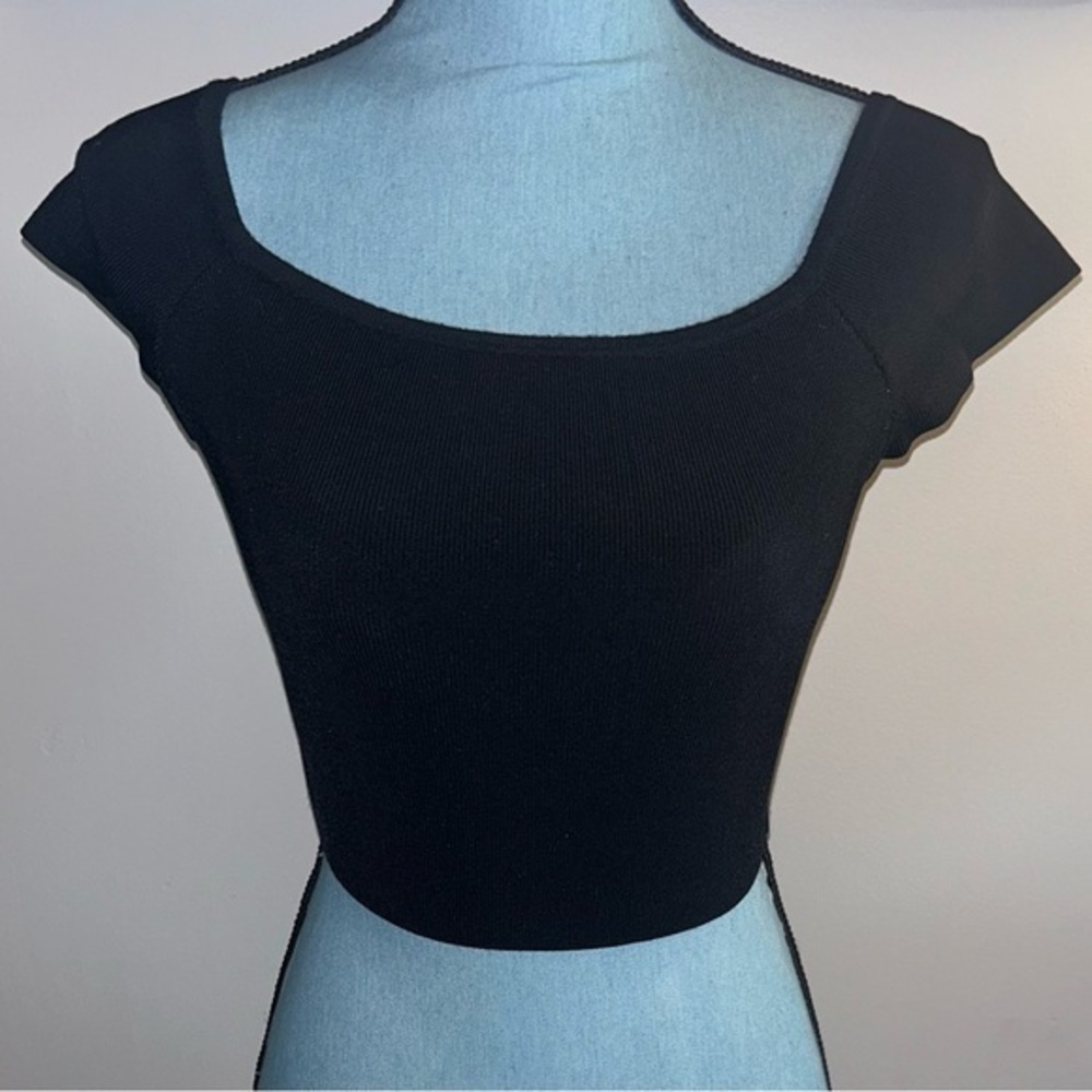 YUMI KIM Cropped Black Fitted Top Size XS Bought on Revolve Very Nice Condition